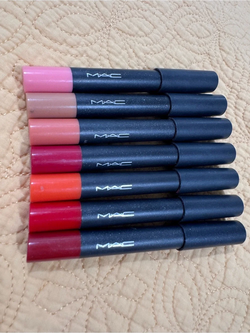 MAC VELVETEASE LIP PENCIL ROUGE A LEVRES